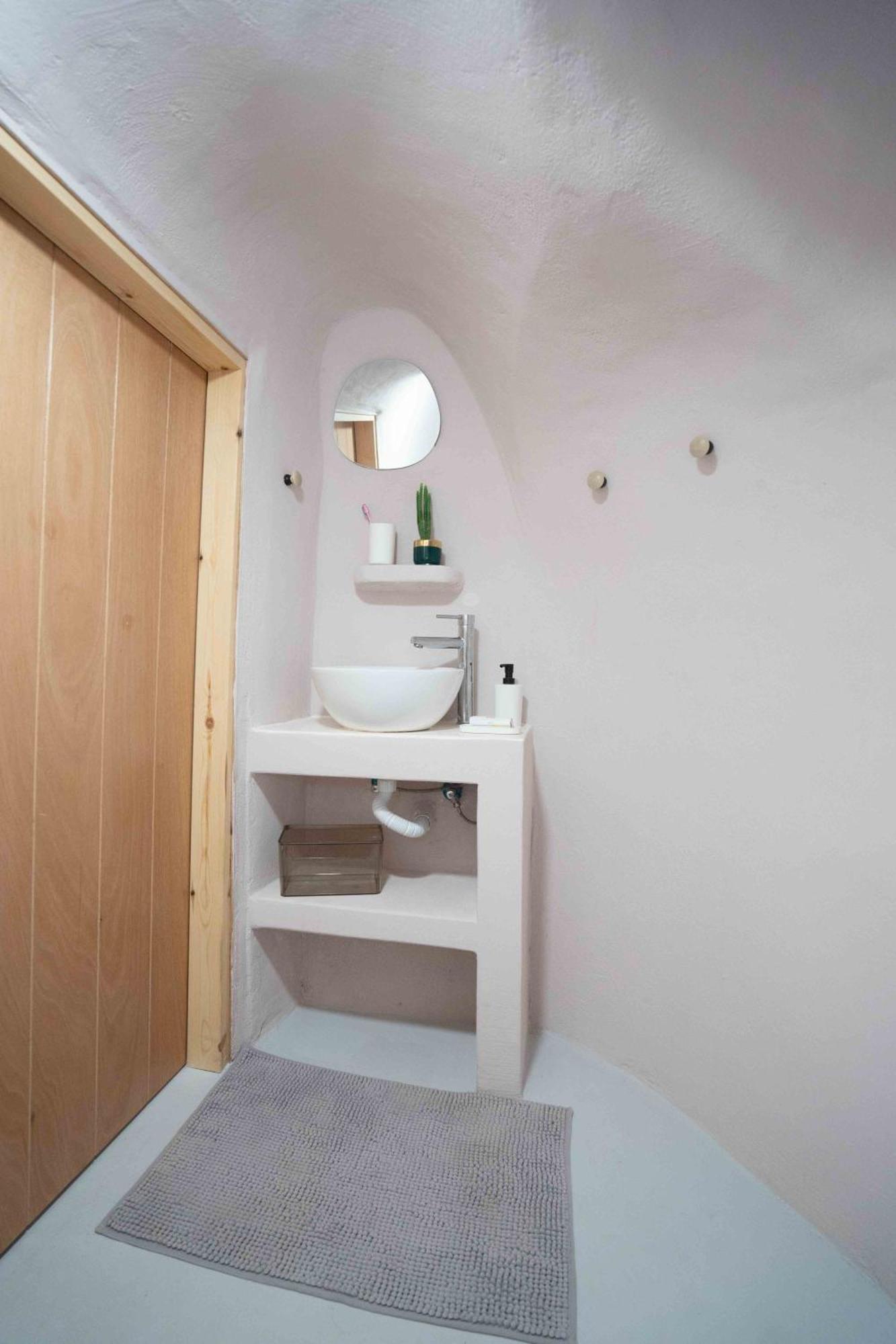 Bird Nest-santorini Cave Holiday home *